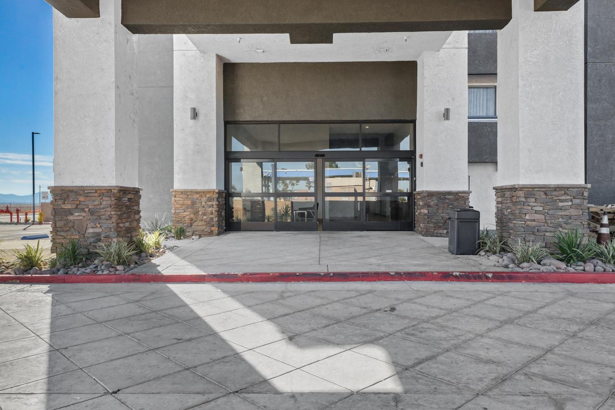 Red Lion Inn&Suites Perris Exterior foto