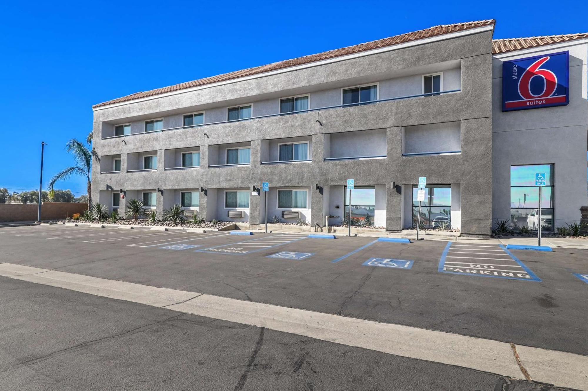 Red Lion Inn&Suites Perris Exterior foto