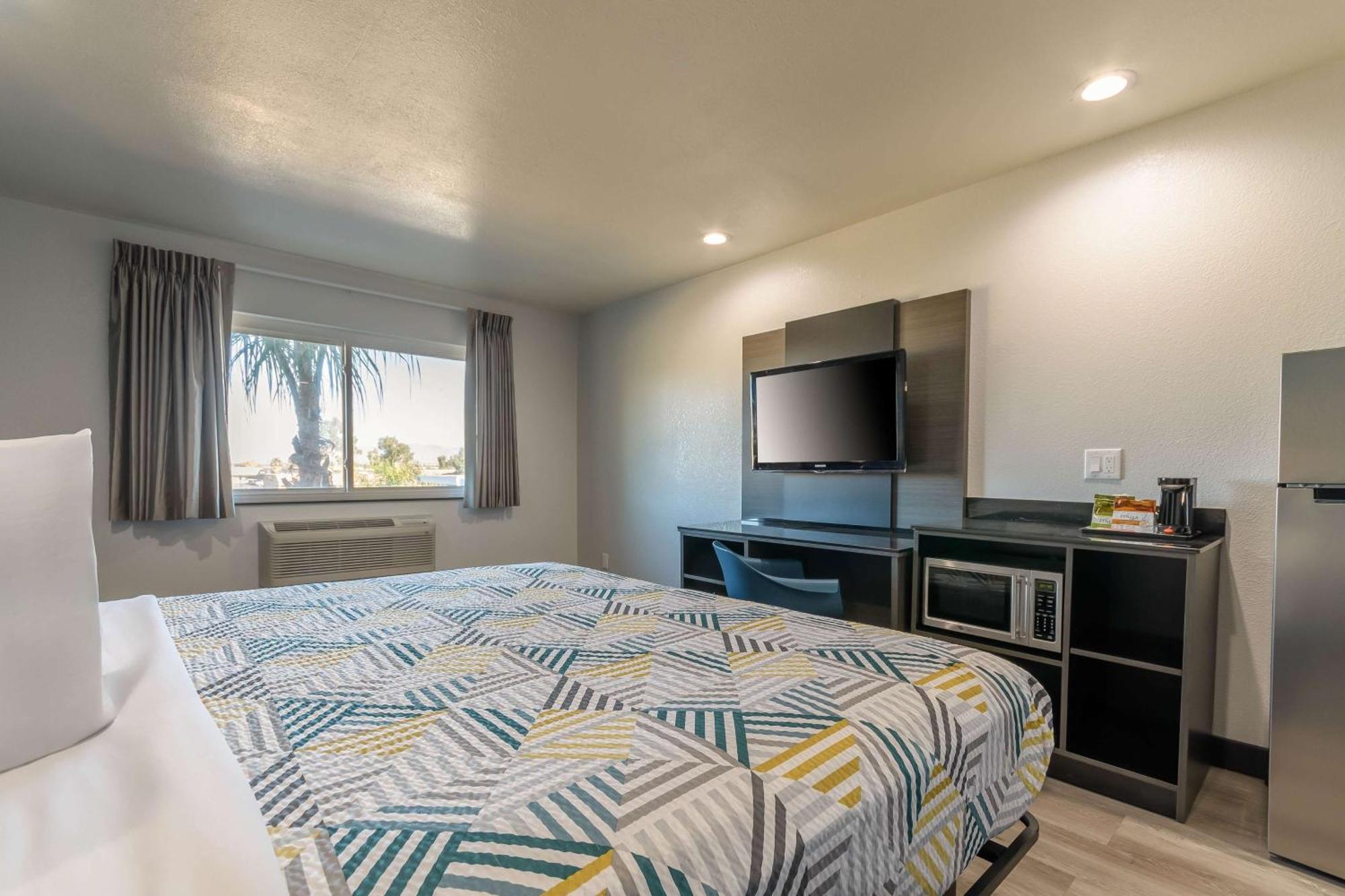 Red Lion Inn&Suites Perris Exterior foto